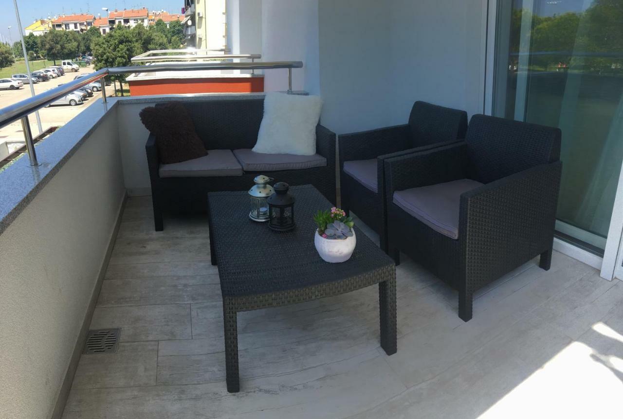 Holly Apartman Umag Exterior foto